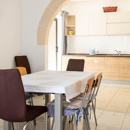 Spacious 3-Bedroom Apartment 30 Seconds From Sea มาร์ซาสคาลา ภายนอก รูปภาพ
