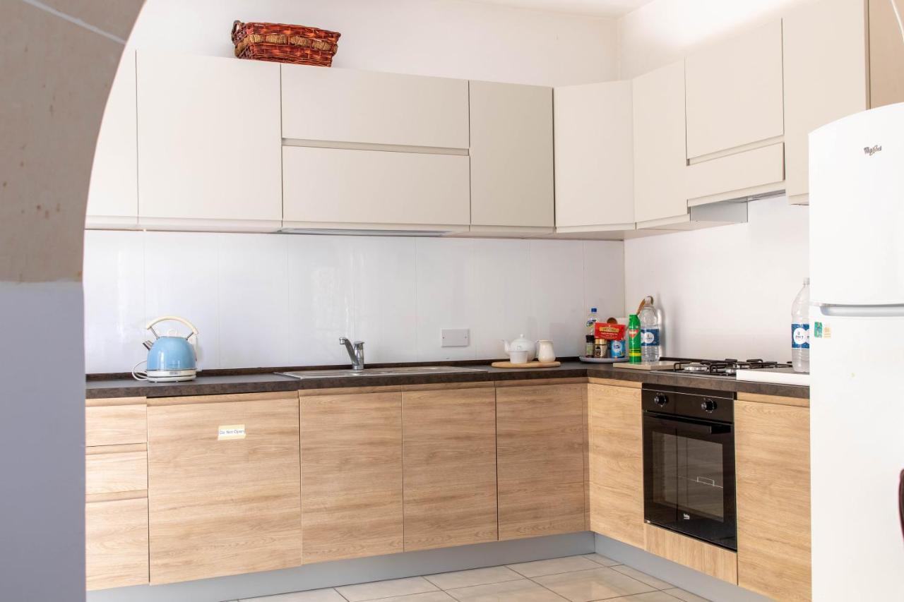 Spacious 3-Bedroom Apartment 30 Seconds From Sea มาร์ซาสคาลา ภายนอก รูปภาพ