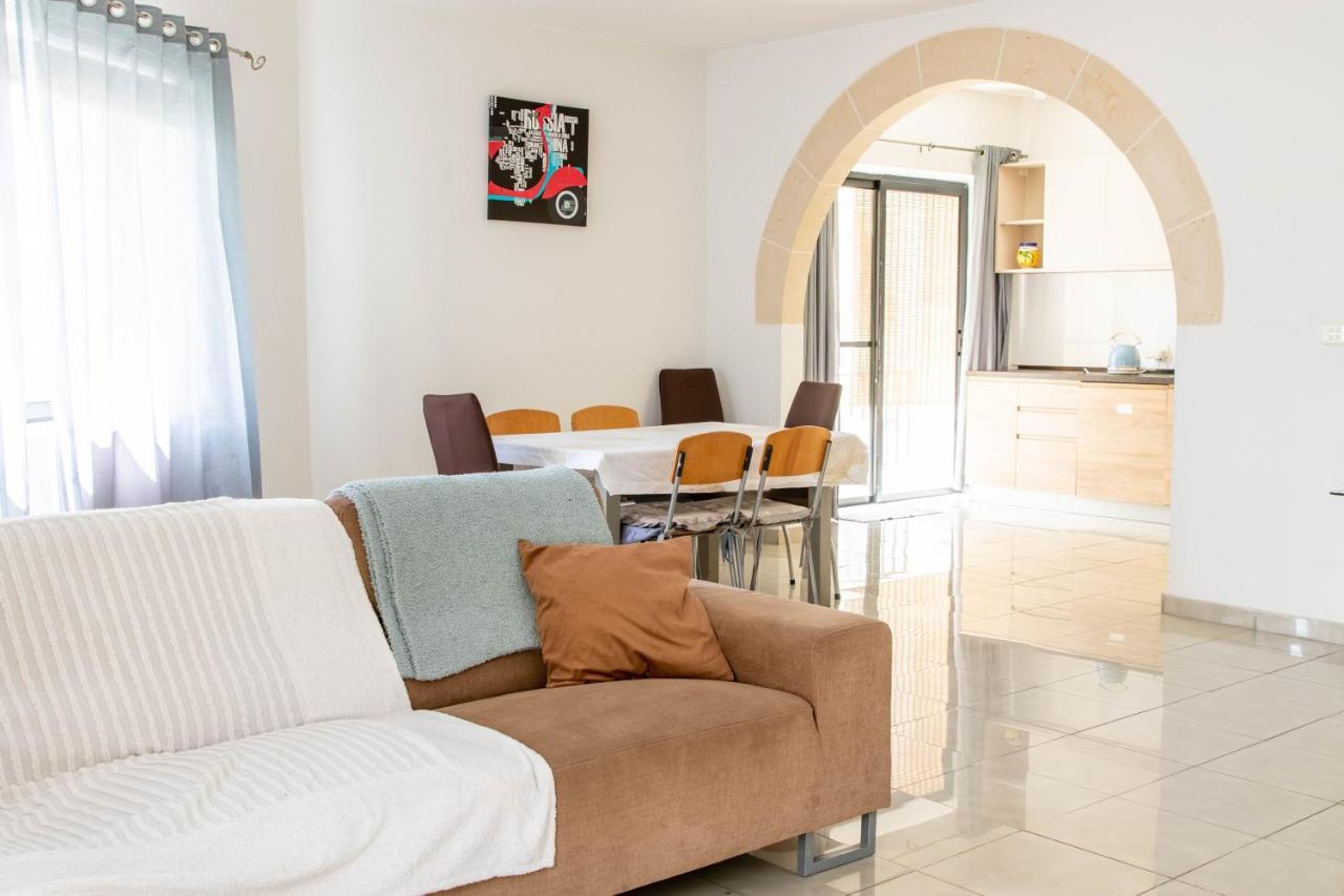 Spacious 3-Bedroom Apartment 30 Seconds From Sea มาร์ซาสคาลา ภายนอก รูปภาพ